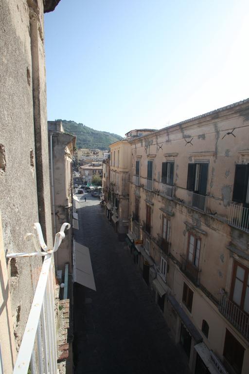 Al Vecchio Castello Bed & Breakfast โตรเปอา ภายนอก รูปภาพ